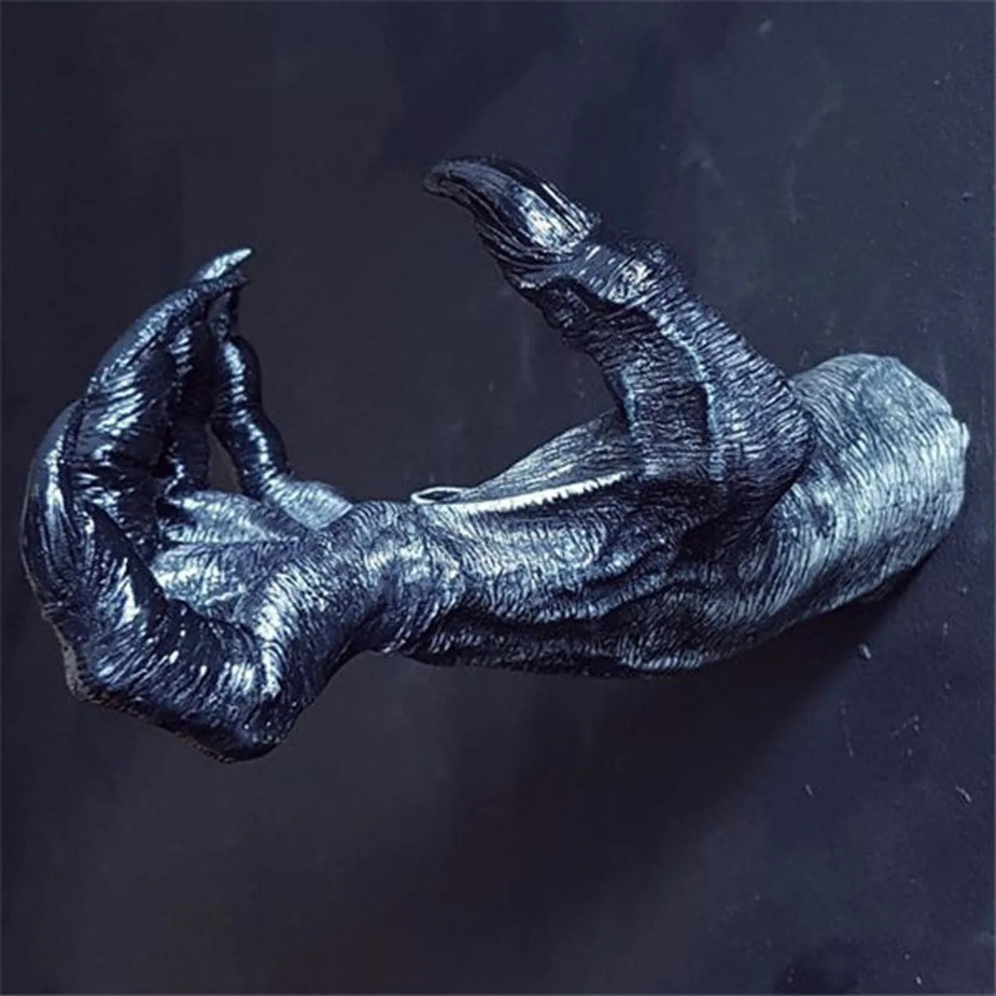 Witch's Demon Hand Wall Hanging – Resin Retro Art Sculpture for Aesthetic Home Decor - Ikimsoft