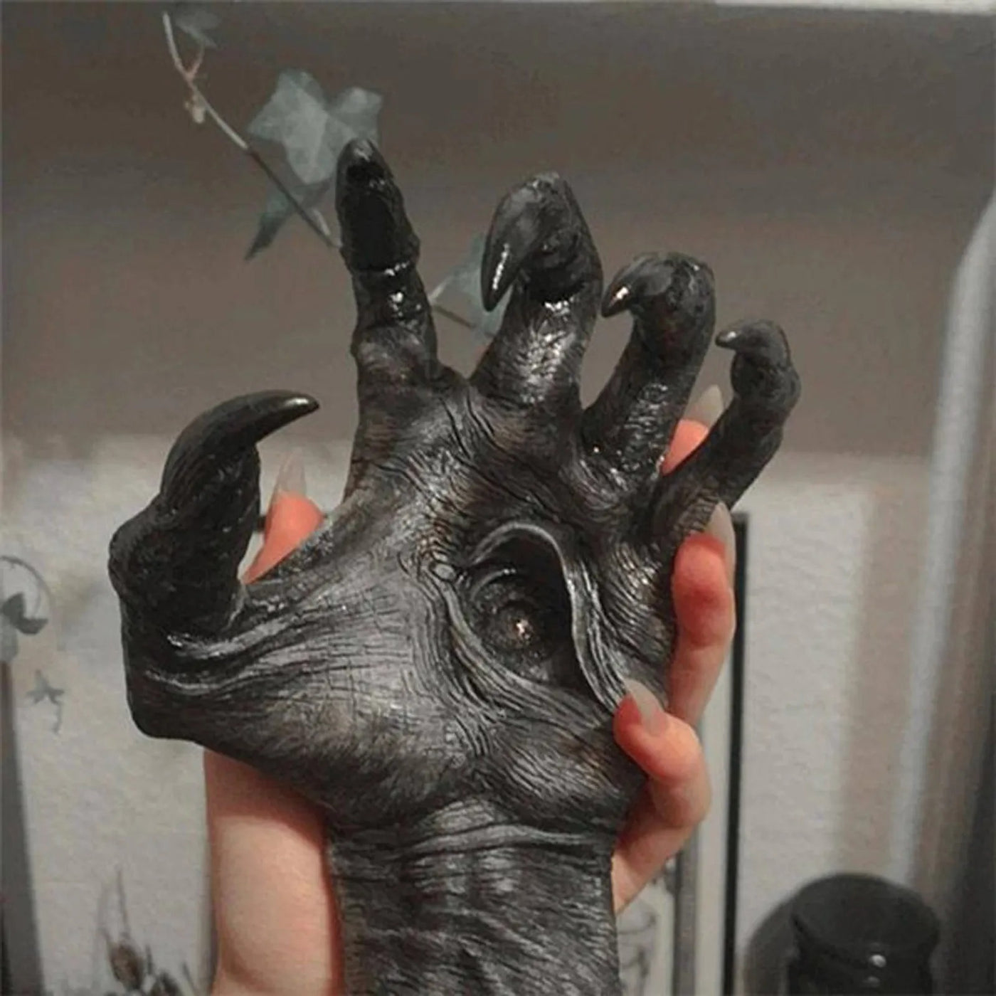 Witch's Demon Hand Wall Hanging – Resin Retro Art Sculpture for Aesthetic Home Decor - Ikimsoft